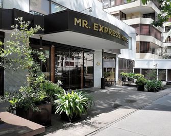 MR Express (ex Hotel Neruda Express) - Santiago