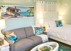 Coastal Studio Escape! - Naples - Schlafzimmer