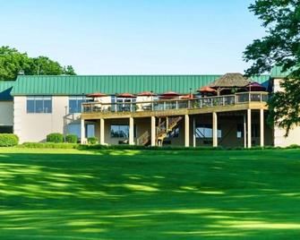 Wellness Retreat Oasis: Studio w Fitness Room & Spa Sauna - Morgantown - Building