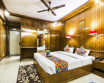 Fabhotel Mayfair Inn - Kanpur - Bedroom