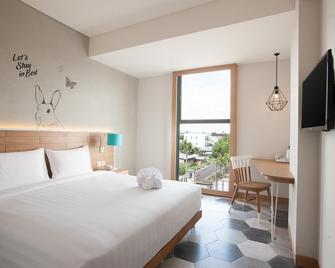 La Lucia Boutique Hotel by Prasanthi - Tanjung Pandan - Bedroom