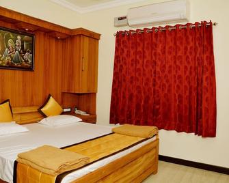 Anandha Grand - Tiruchchendur - Bedroom