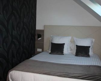 Logis Du Grand Pin - Saint-Martin-des-Entrées - Schlafzimmer