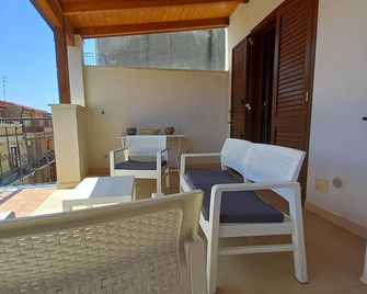 Kalimera Guest House - Giardini Naxos - Balcony
