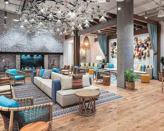 Your San Diego Urban Retreat in a Themed Comfy Room - San Diego - Sala de estar