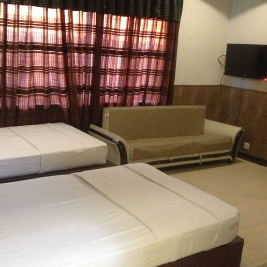 Quick Continental Hotel image 1