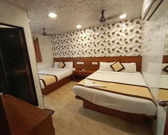 T-Junction Residency - Mumbai - Bedroom