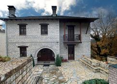 Stis Giagias Evgenias - Vítsa - Bâtiment