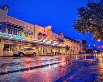 Private Studio Retreat in Vero Beach with Garden View - Vero Beach