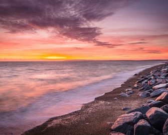 Coastguards Beach House - Rye - Beach