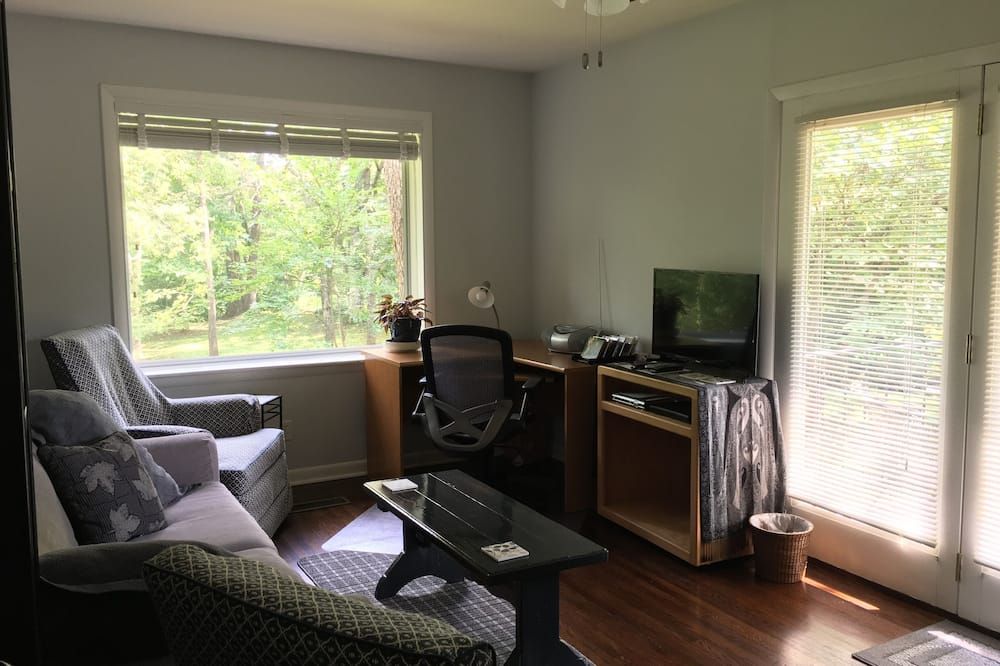 West Nashville neighborhood, green, quiet, 10 min to downtown - נאשוויל - סלון