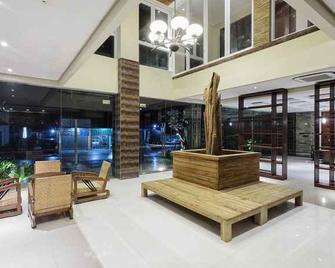 ZEN Rooms Adilla Syariah Ambarukmo - Depok - Lobby