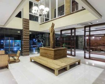 ZEN Rooms Adilla Syariah Ambarukmo - Depok - Lobby