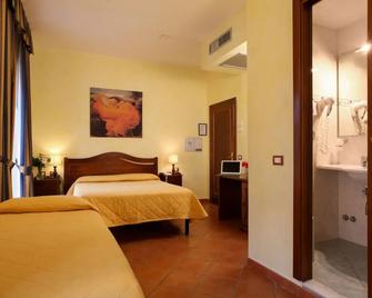 Hotel Bologna - Florencia - Habitación