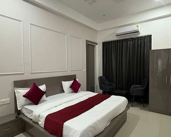 The Royal Harmony - Greater Noida - Schlafzimmer