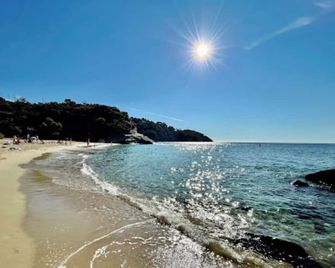 Villa Cacharelle Vue Mer Piscine privative - Cavalaire-sur-Mer - Strand