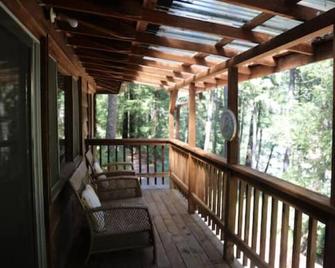 'Blue Heron' Suite River Access In Redwoods Wifi - Garberville - Balkon