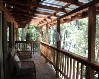 'Blue Heron' Suite River Access In Redwoods Wifi - Garberville - Balkon