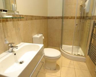 The Horse & Farrier - Otley - Kamar Mandi