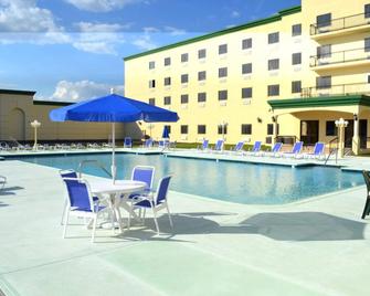 Las Vegas Hotel & Casino - Corozal - Piscina