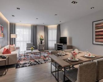 Deluxe 2 Bedroom Apartment Close To Stevens Mrt Singapore - Singapur - Wohnzimmer