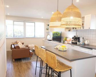 Comfortable Beach Home Scarborough - 스카버러 - 주방