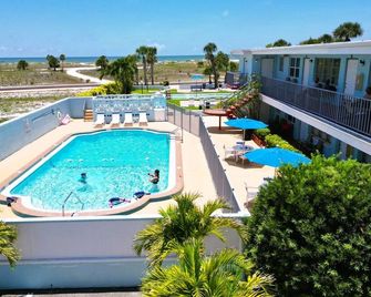 بيتش سايد ريزورت موتل - تريجر أيلاند - حوض السباحة