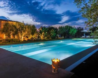 Zahir Country House - Noto - Zwembad