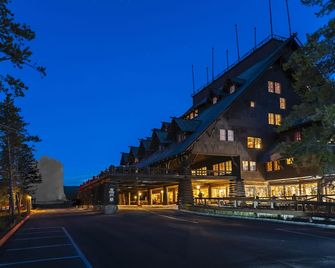 Old Faithful Inn - Inside the Park - West Yellowstone - Bâtiment
