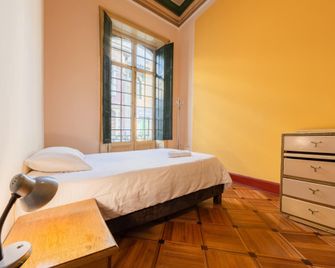 Hostal R10 - Bogotá - Bedroom