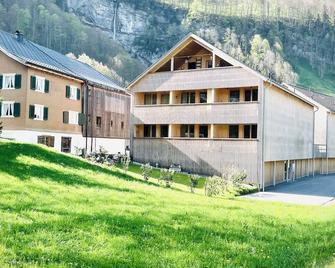 Neues Wood Design Apartment im Herzen des Bregenzerwalds - Mellau - Gebäude