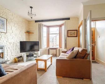 Eden Holidays - 20th Century House, Appleby - Appleby-in-Westmorland - Living room