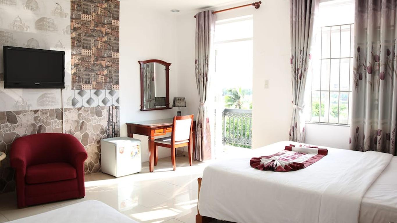 Hoa Phat Hotel & Apartment