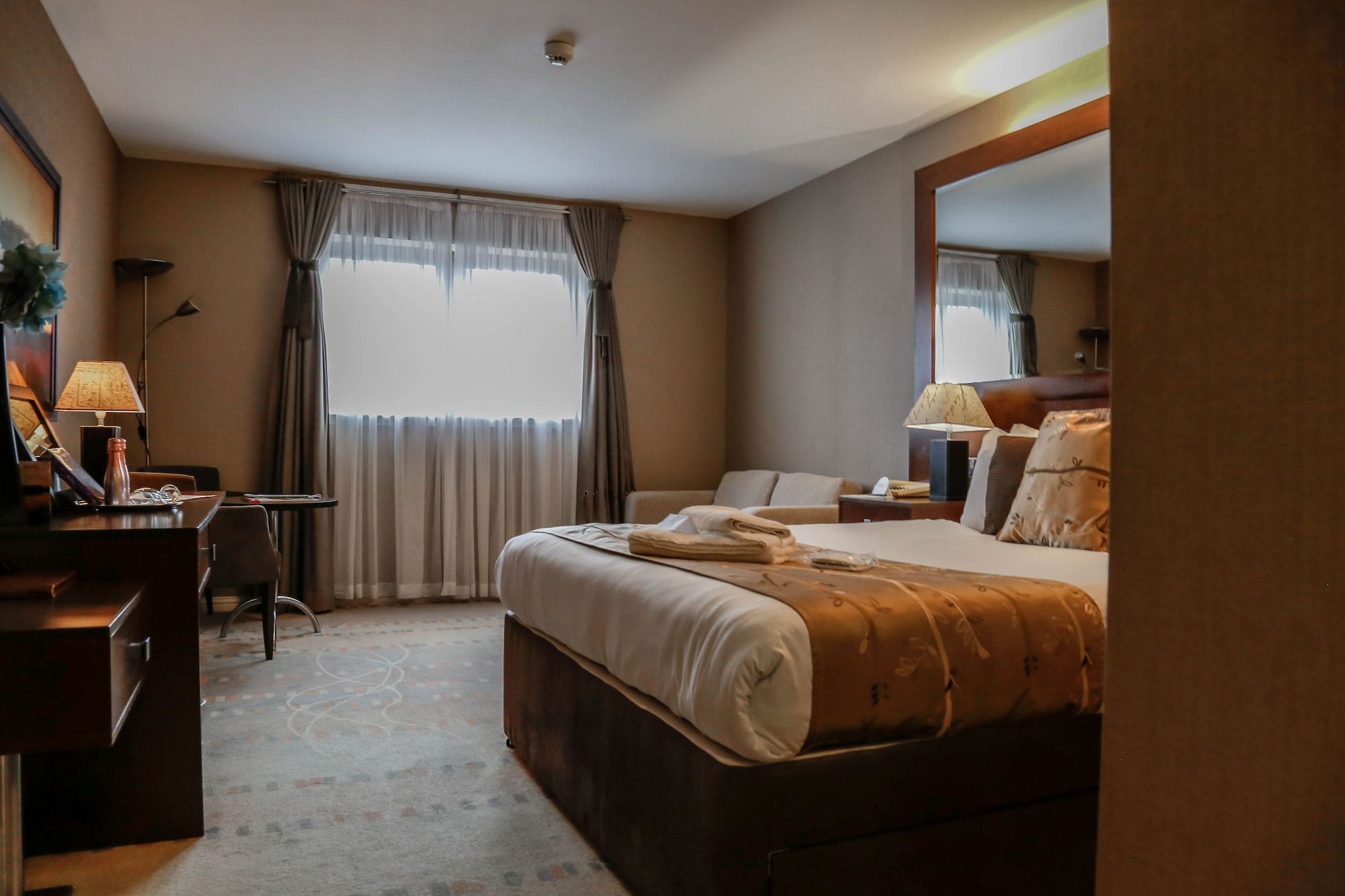 Alona Hotel - Bellshill