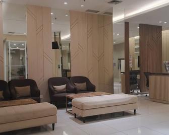 OYO 94698 Pgv Residence - Depok - Лоббі