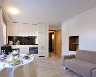 Apartment Chesa Munteratsch 311 in Silvaplana-Surlej - 2 persons, 1 bedrooms - Silvaplana - Küche