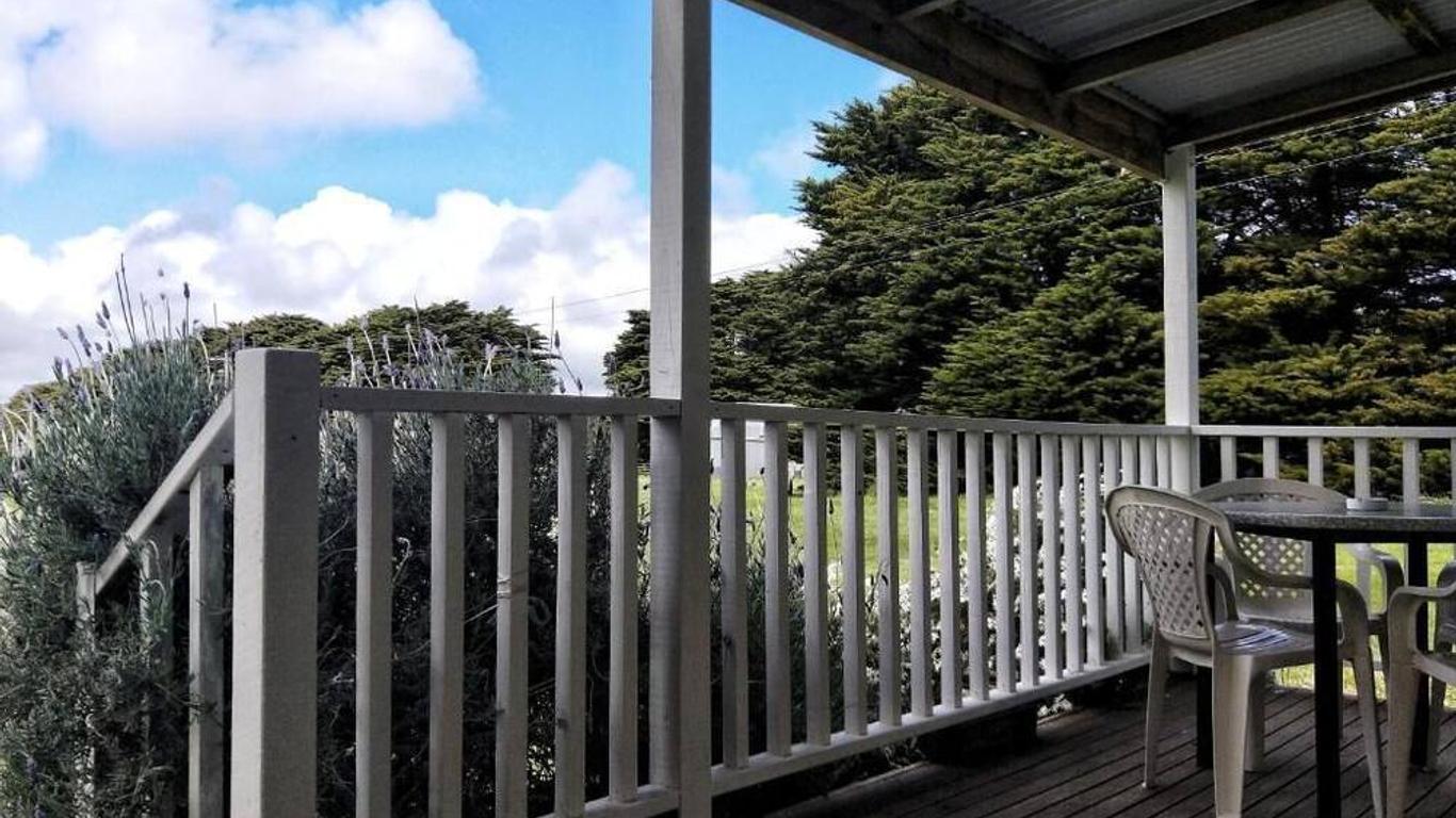 Twelve Apostles Motel & Country Retreat