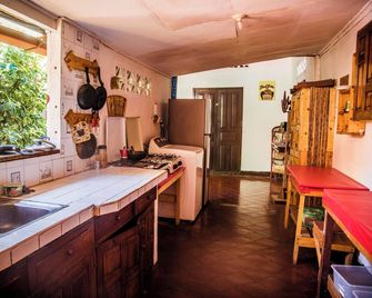 Caracolito Hostal - Las Peñitas