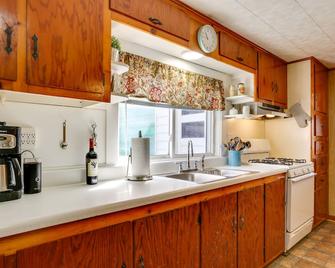 Scenic Home on the Delaware River, Pet-Friendly! - Starlight - Cocina