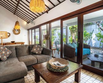 Tír na nÓg Beachfront Resort - Mataram