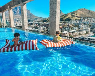 The Silo Hotel - Ciudad del Cabo - Piscina