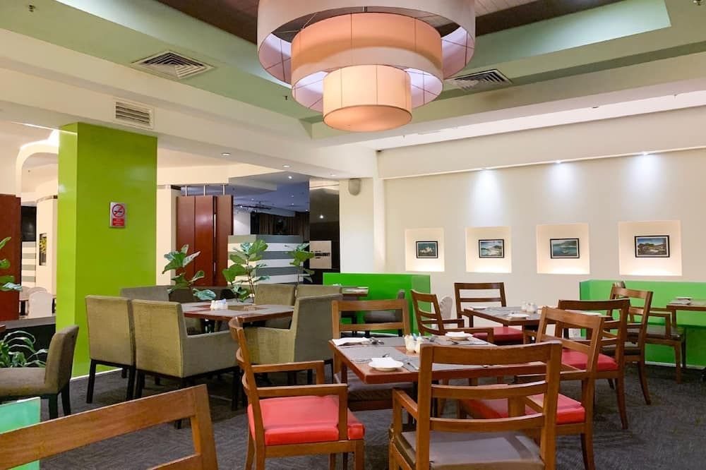 إيسترن سويتس آت تايمز سكوير كوالالمبور