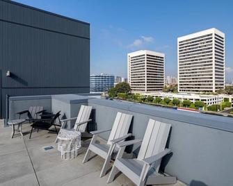 Stylish Coliving Suite w Walk in Closet near UCLA - Los Angeles - Balcony