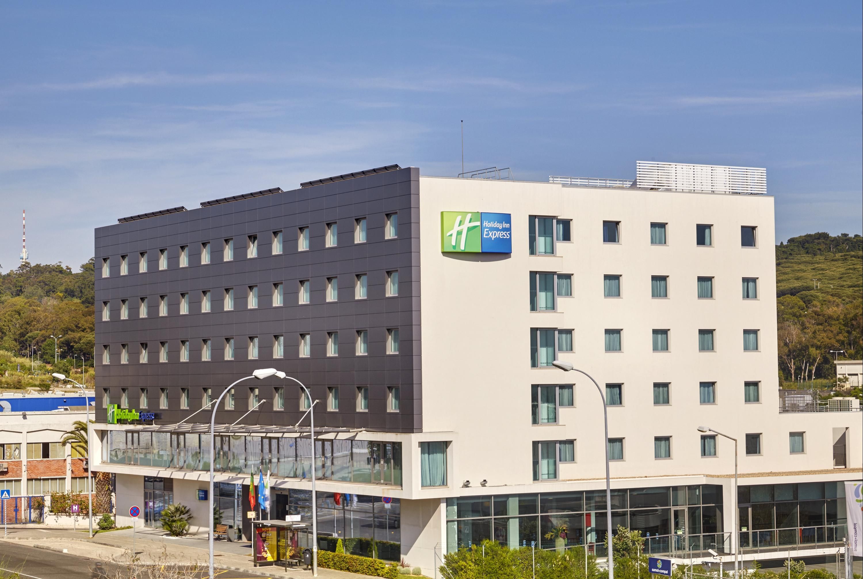 Holiday Inn Express Lisbon - Alfragide - Lisbon - Building