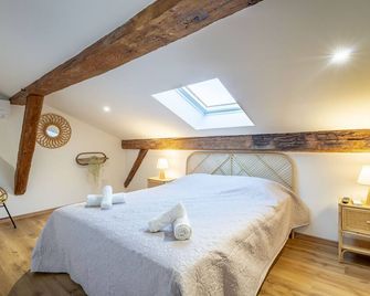 Le somail - Louis 13 - Ginestas - Schlafzimmer