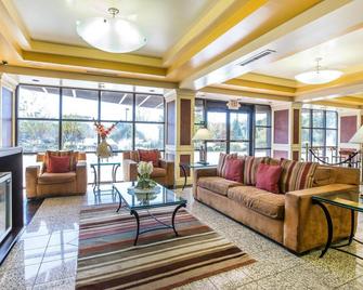 Holiday Inn Express & Suites Atlanta - Tucker Northlake - Tucker - Wohnzimmer