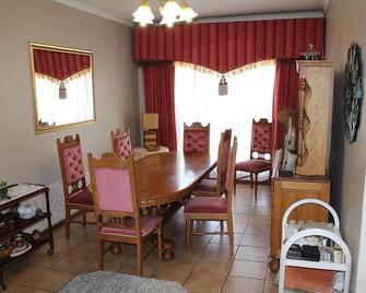 Nmb guest house - Ermelo - Comedor