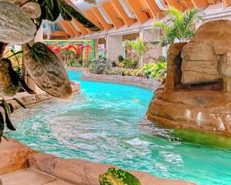 Your Home Away From Home! 2 Onsite Swimming Pools and Arcade, Free Parking - Monticello - Piscina