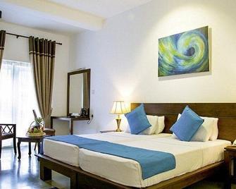 Coco Royal Beach Resort - Kalutara - Sovrum