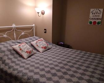 Betty Lous Garden - Nashville - Bedroom